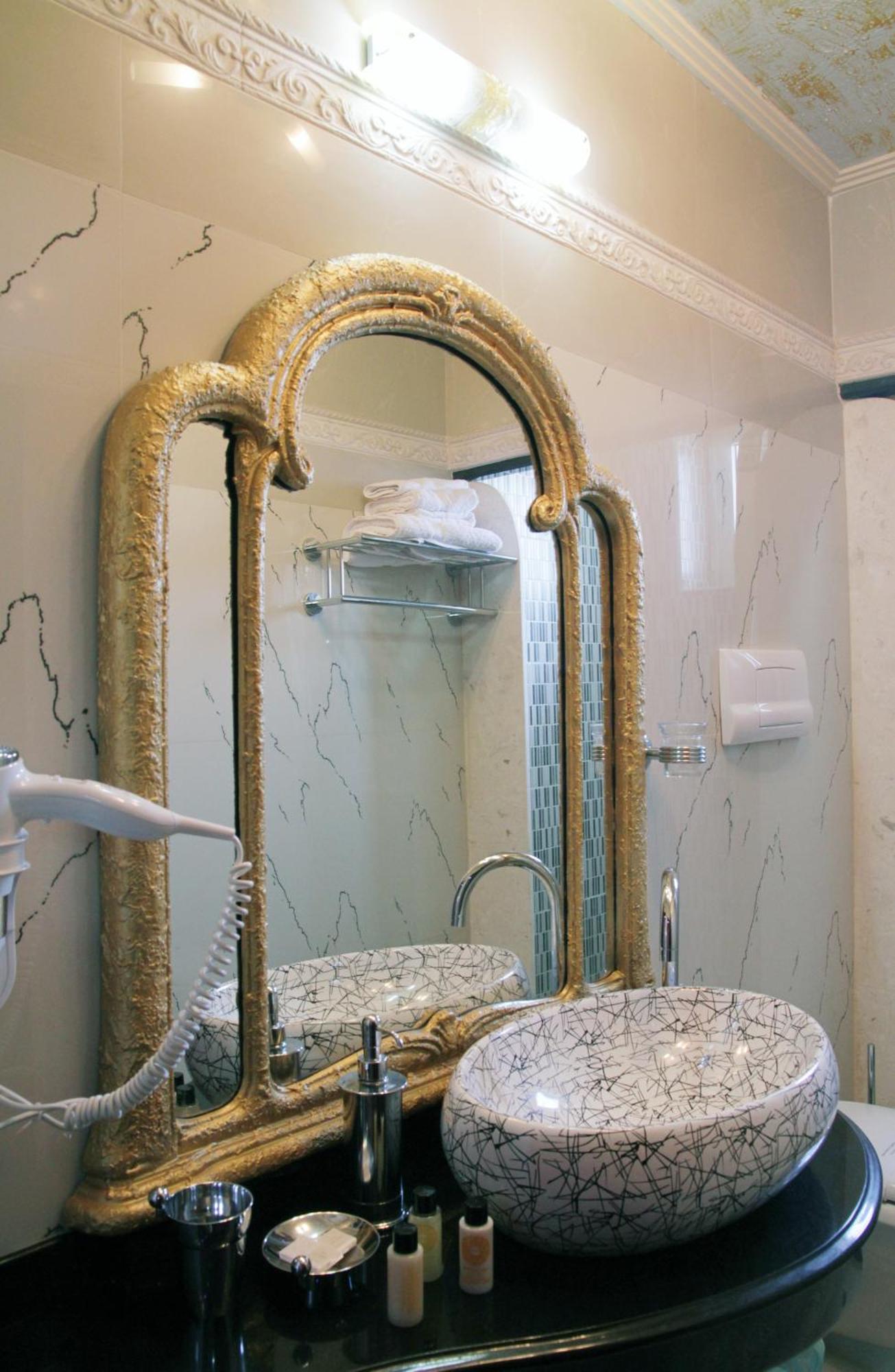Hotel Boutique Vila Fernando Тирана Стая снимка