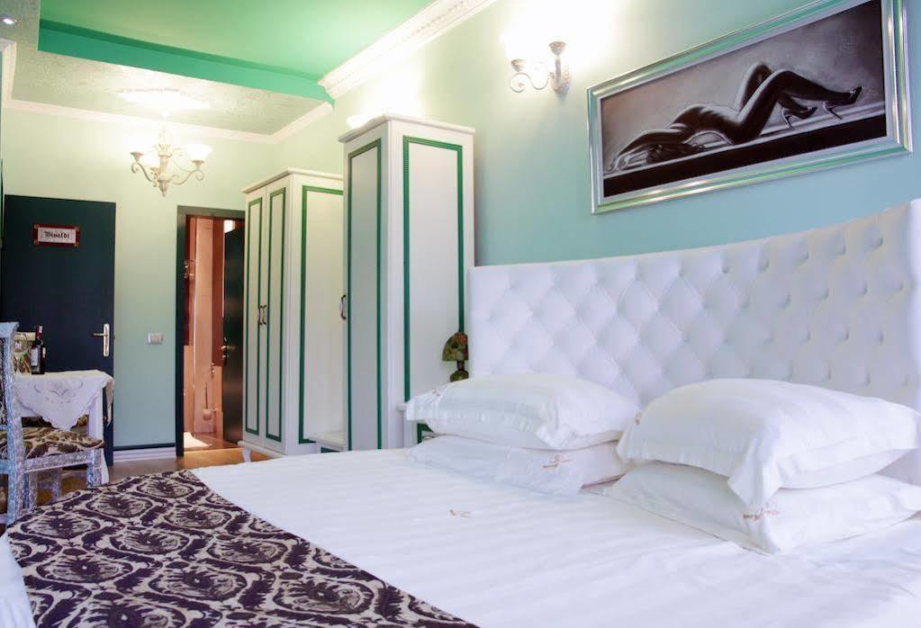 Hotel Boutique Vila Fernando Тирана Екстериор снимка