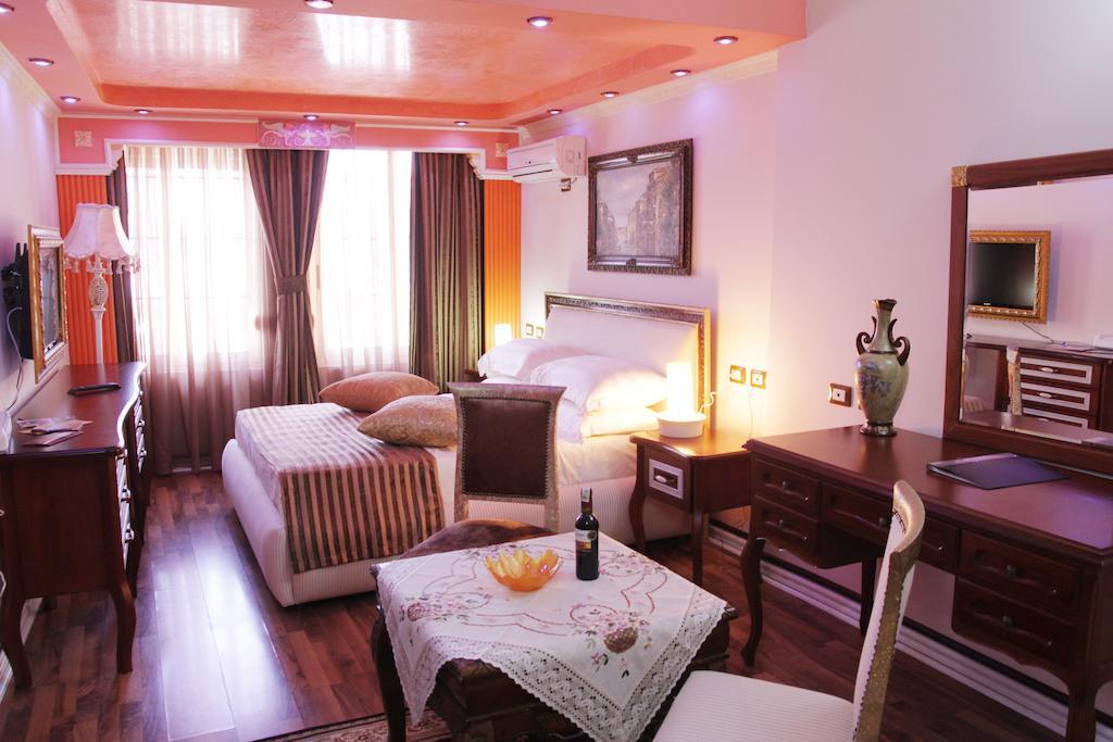 Hotel Boutique Vila Fernando Тирана Стая снимка